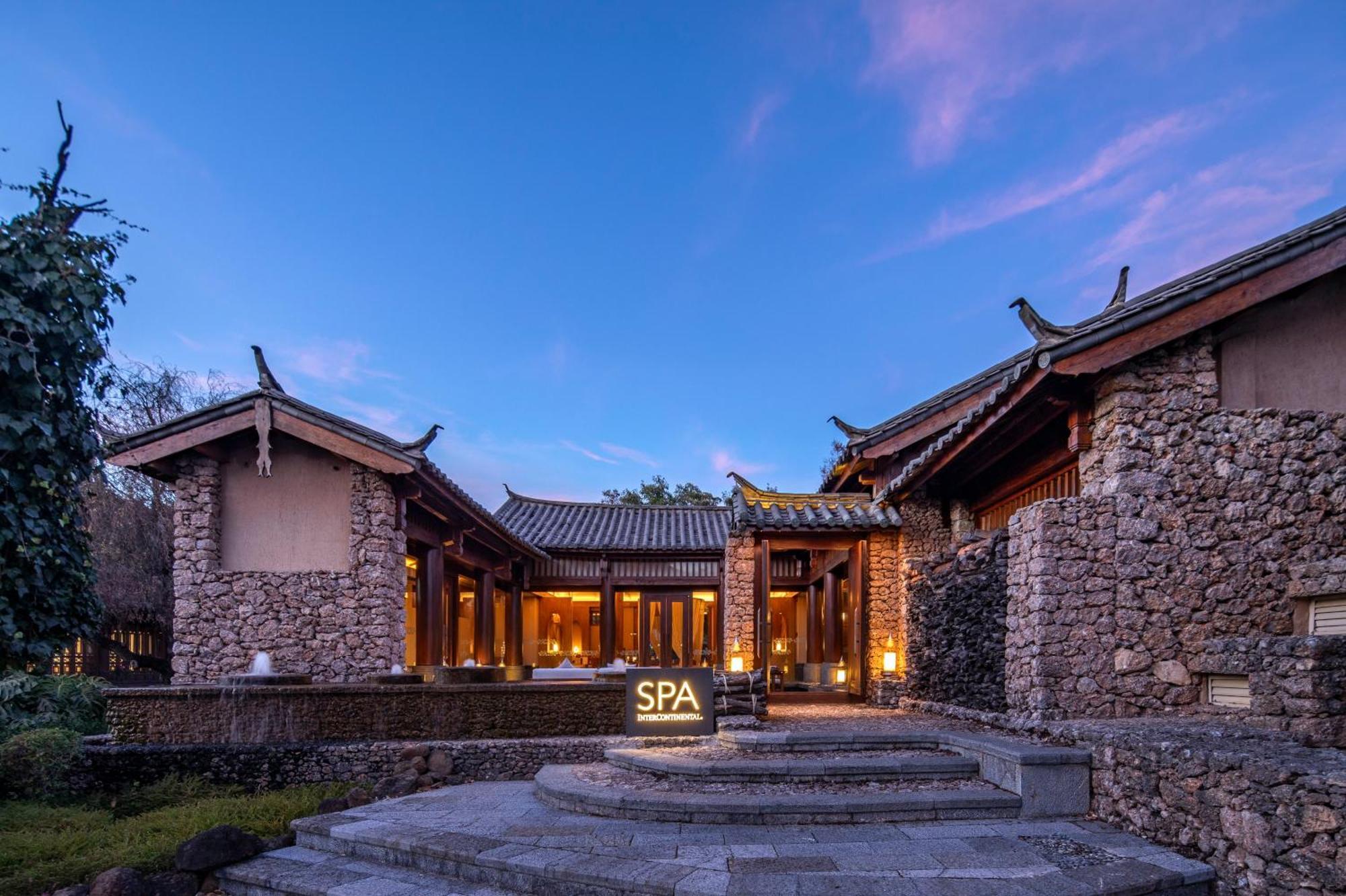 Intercontinental Lijiang Ancient Town Resort, An Ihg Hotel Exterior foto